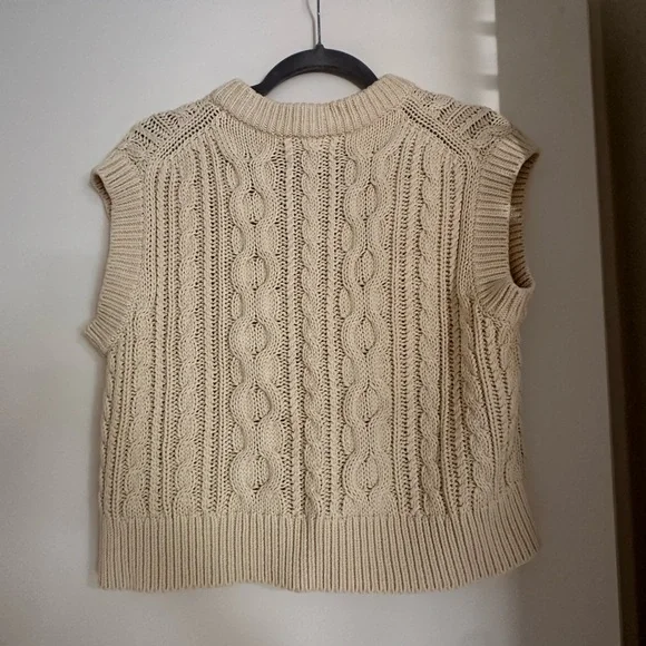 Velvet by Graham & Spencer Cream Crew Neck Cable Knit Sweater - Picture 5 of 6